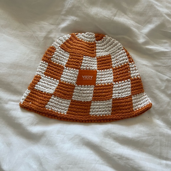 NWOT Limited edition Vizzy knit bucket hat - Picture 2 of 2
